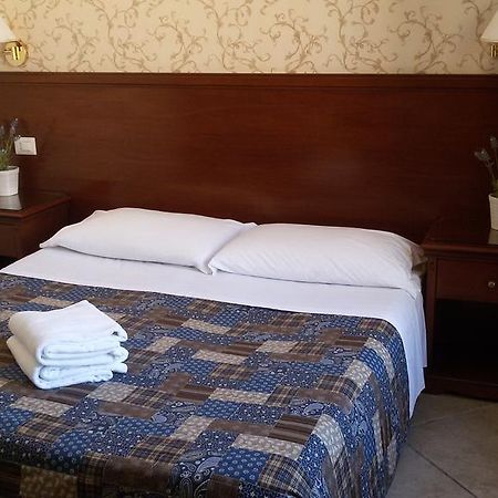روما Mrs Julie Guesthouse المظهر الخارجي الصورة