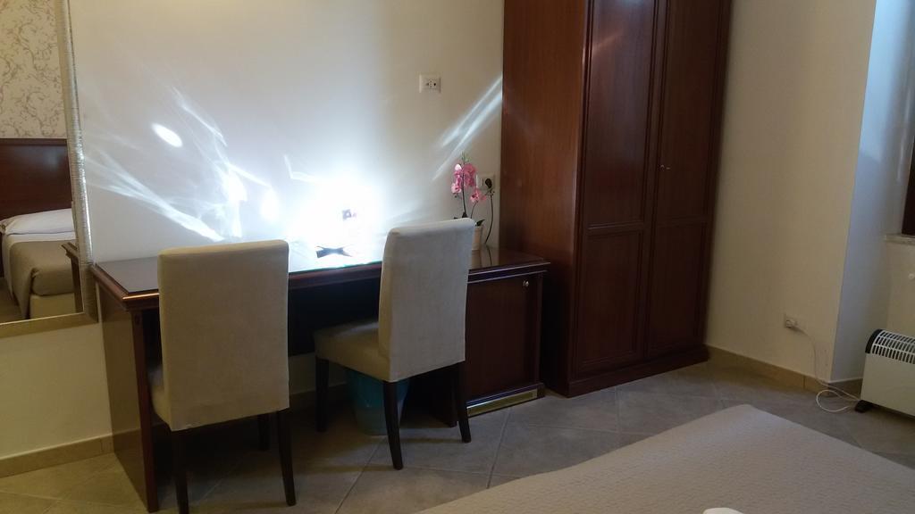 روما Mrs Julie Guesthouse الغرفة الصورة